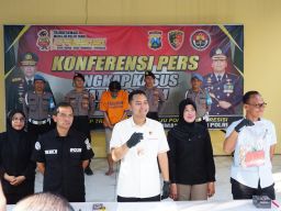 Tersangka Cabuli Anak Dibawah Umur, Ditangkap Polresta Sidoarjo