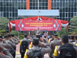 Jelang Pilkada, Polres Gresik Gelar Apel Pergeseran Pasukan PAM TPS