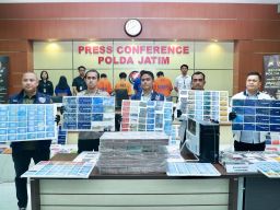 Dirsiber Polda Jatim Berhasil Bongkar Judi Online dan Sindikat TPPU Jaringan Internasional