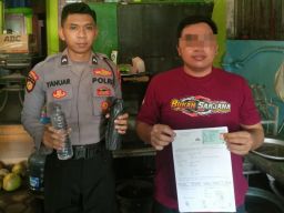 Jelang Nataru, Polres Gresik Amankan Ratusan Miras di Menganti