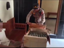 Polsek Pace Amankan 86 Botol Miras di Pacekulon