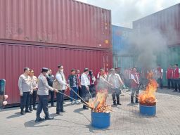 72 Ton Bawang Bombay Tanpa Sertifikat Berhasil Di Amankan Polda Jatim 