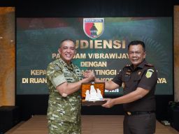 Pangdam V/Brawijaya Tegaskan Komitmen Sinergi TNI dan Kejaksaan Jaga Stabilitas Wilayah Jawa Timur