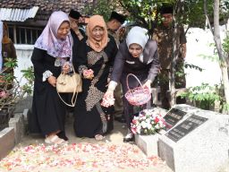 Harjasda ke-167, Wabup Sidoarjo dan Forkopimda Ziarah Makam Mantan Bupati dan Wakil Bupati Sidoarjo
