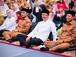 Menteri Sosial Gus Ipul Hadiri Kolaborasi Program Prioritas Presiden, Salurkan 1.500 Paket Sembako