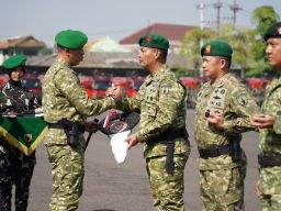 Kodam V/Brawijaya Gelar Upacara Bendera 17-an Tekankan Pengabdian dan Ketahanan Wilayah