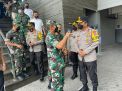 Kapolda Jatim Bersama Pangdam V Brawijaya Cek Hotel Isoter Bagi PPLN