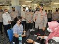 Kapolda Jatim Tinjau Vaksin Serentak dan Vicon dengan Kapolri