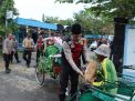 Polres Pamekasan Berikan Bantuan Sembako ke Warga Terdampak Banjir
