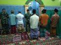 Satgas TMMD Kodim Sidoarjo Melaksanakan Sholat Subuh Berjamaah