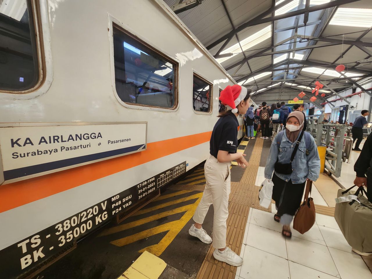 KA Keberangkatan Daop 8 Surabaya