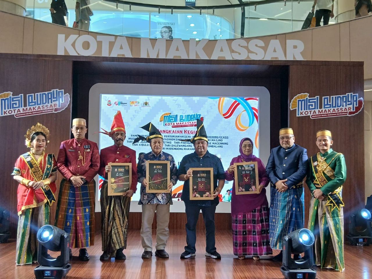 Makassar Hadirkan Ragam Seni Tradisi di Surabaya, Warga Sambut Hangat
