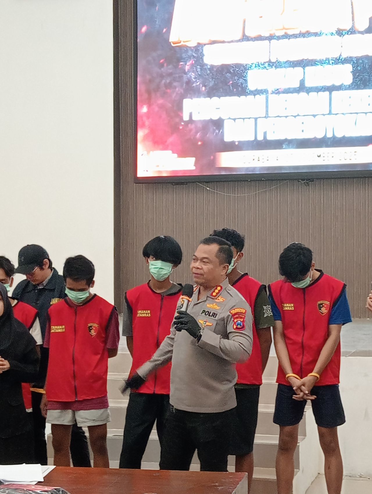 Satreskrim Polrestabes Surabaya Ungkap Kasus Pengeroyokan Viral Di Jalan Karah Surabaya