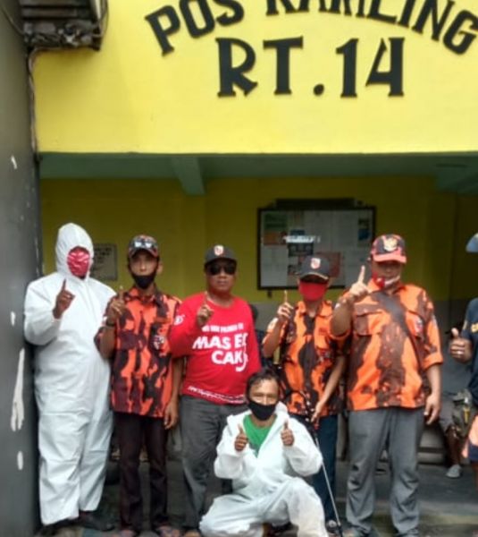 Relawan Covid-19 ranting  Pemuda Pancasila kelurahan pakis Kec. Sawahan Surabaya