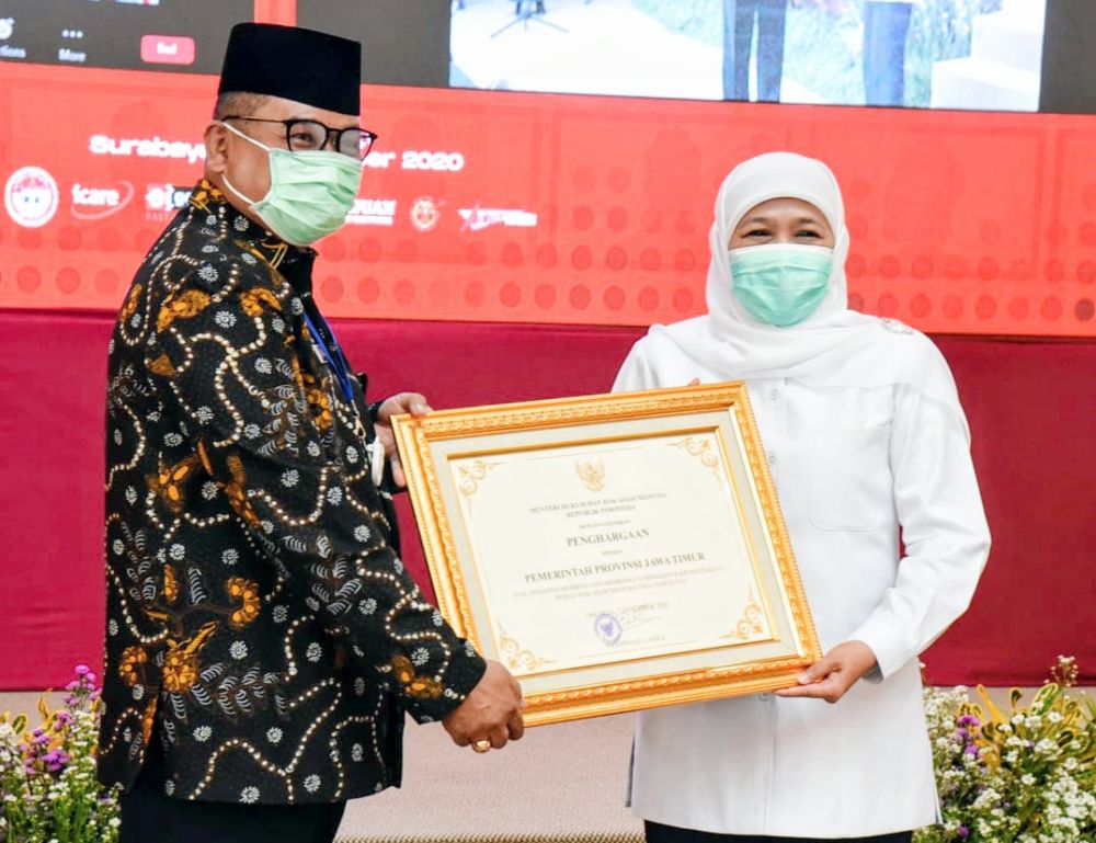 Pemprov Jatim Dapat Penghargaan Menkumham Atas Upaya Pembinaan Pemda