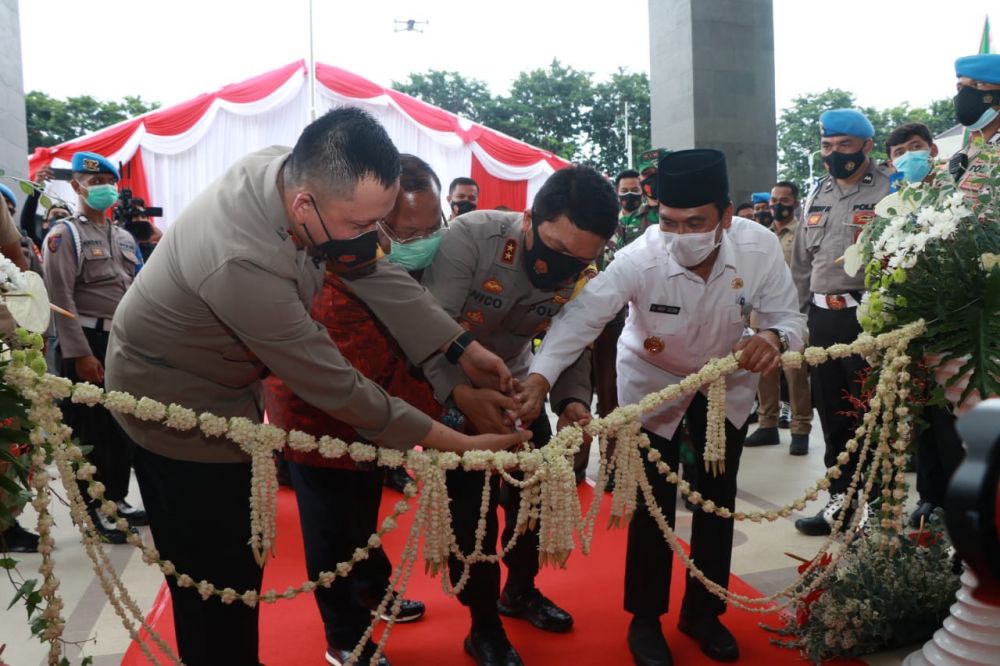 Kapolda Jatim Irjen Pol Dr Nico Afinta resmikan gedung baru Polres Gresik