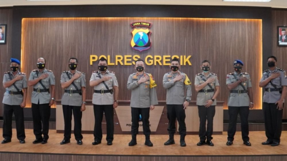 Upacara Sertijab di Pimpin Kapolres Gresik, 2 PJU dan Kapolsek Jajaran