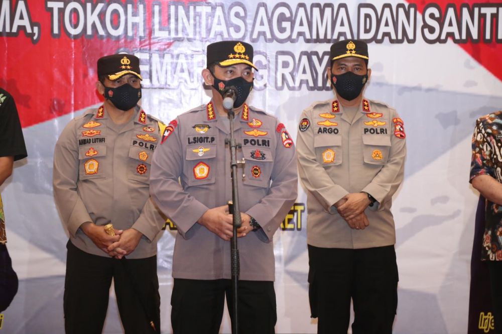 Kapolri Hadiri Vaksin dan Warga Senang Setelah Tunggu 1 Tahun