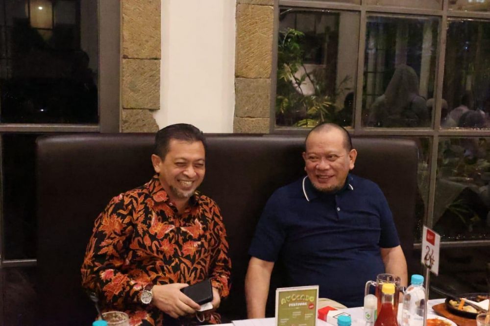 Ketua DPD RI berbincang dengan wakil Gubernur Kalimantan Timur Hadi Mulyadi di Samarinda Kaltim