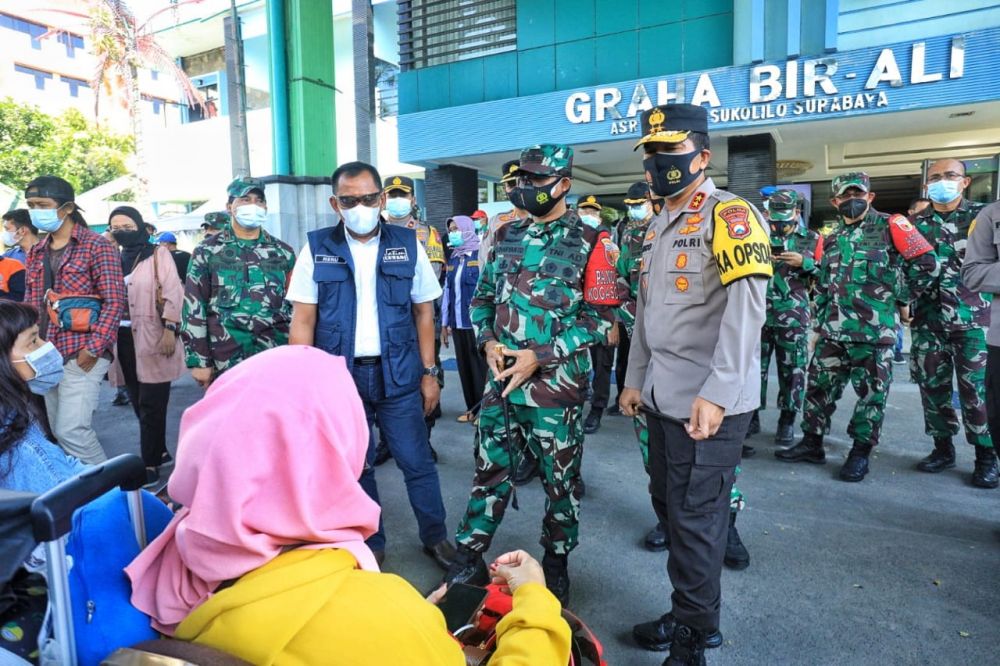 Kapolda Jatim Irjen Pol Dr Nico Afinta didampingi Pangdam V Brawijaya dan Sekdaprov