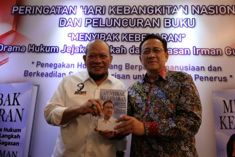 Ketua DPD saat menghadiri perhelatan webinar kebangkitan Nasional sekaligus peluncuran buku mantan ketua DPD RI Irman Gusman di hutan kota Plataran Senayan Jakarta
