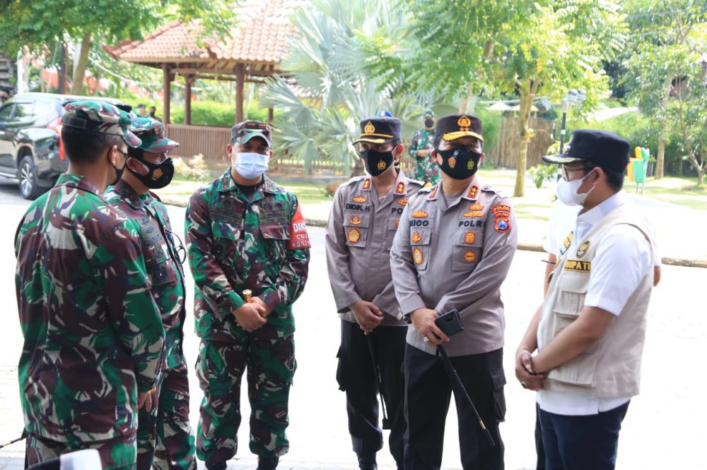 Kapolda Jatim bersama Pangdam V Brawijaya tinjau rencana Vaksin Covid-19 di Bangkalan