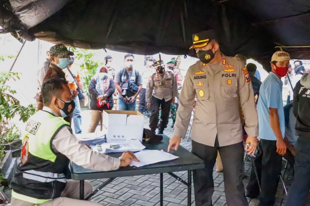 Polres Jombang Dukung Program Pemerintah Gelar Vaksin di Polsek Perak