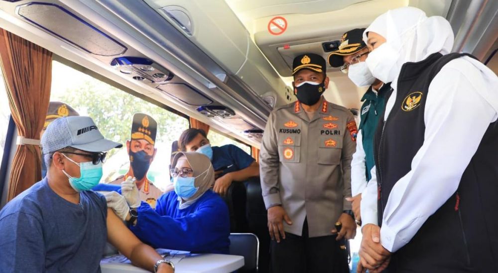 Gubernur Jatim Khofifah Indar Parawansa didampingi Kapolres Sidoarjo Kombes Pol Kusumo Wahyu Bintoro