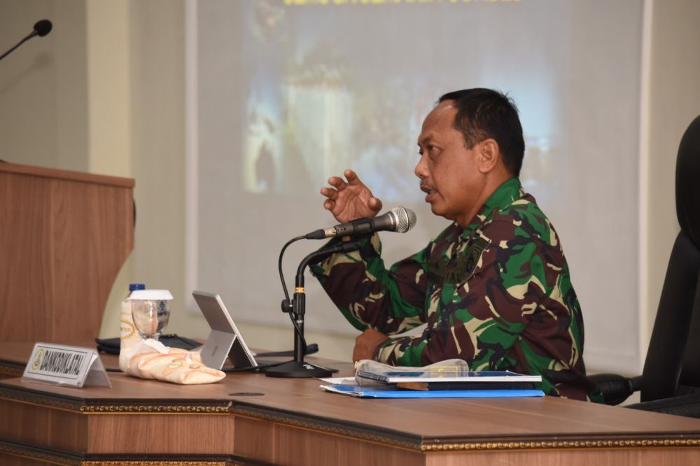 Dankodiklatal Laksamana Madya TNI Nurhidayat saat memberikan sambutan
