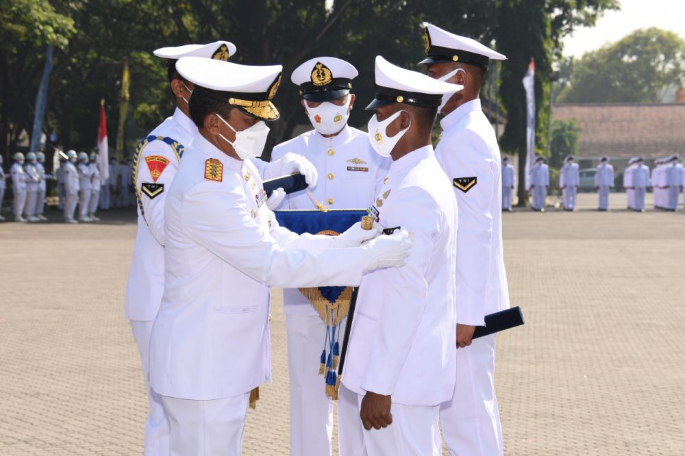 Siswa TNI AL Dikmaba dan Diktukba ikuti penyumpahan dan pelantikan