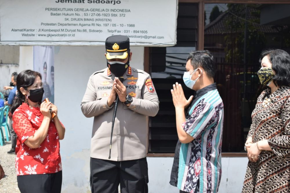 Kapolresta Sidoarjo Kombes Pol Kusumo Wahyu Bintoro saat meninjau lokasi