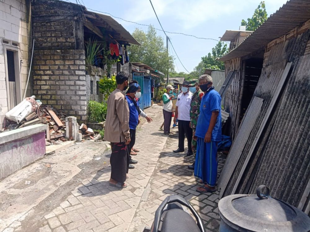 Babinsa Koramil 0831/05 Rungkut, Himbau Nelayan Diminta Berhati-hati saat Cuaca Buruk
