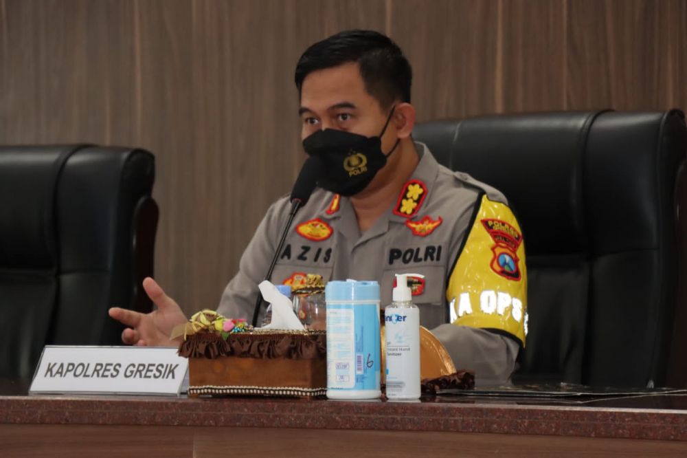Kapolres Gresik AKBP Mochamad Nur Azis saat memberikan keterangan 