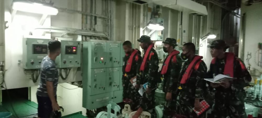 Siswa Dikmaba TNI AL Kodiklatal saat ikuti Lattek Pelayaran Wira Jala Yudha 