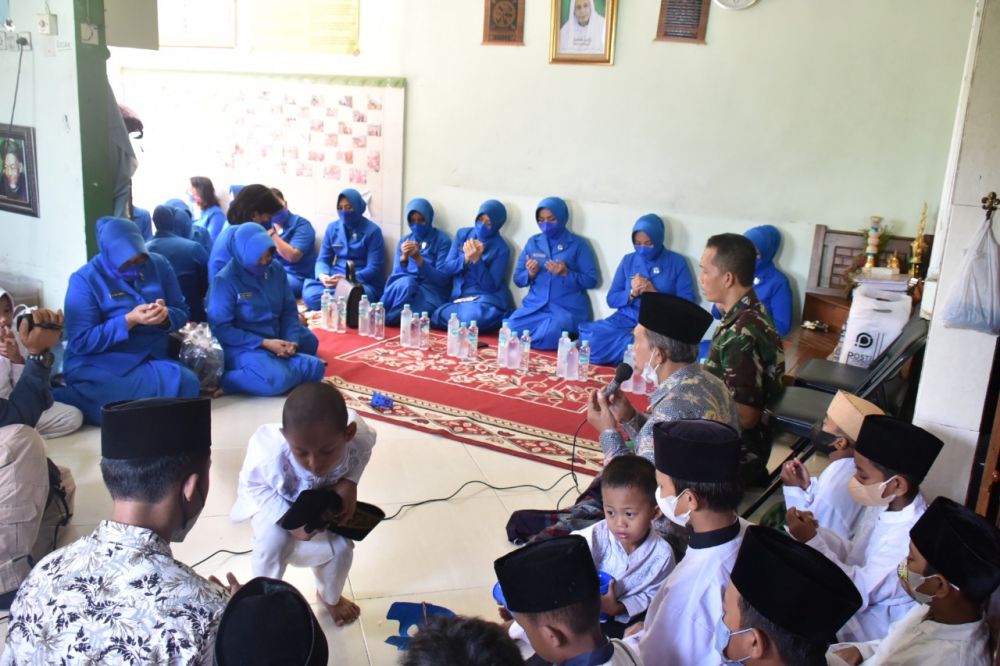 Peringati Hardikal ke-76 Jalasenastri gelar bansos di Panti Asuhan