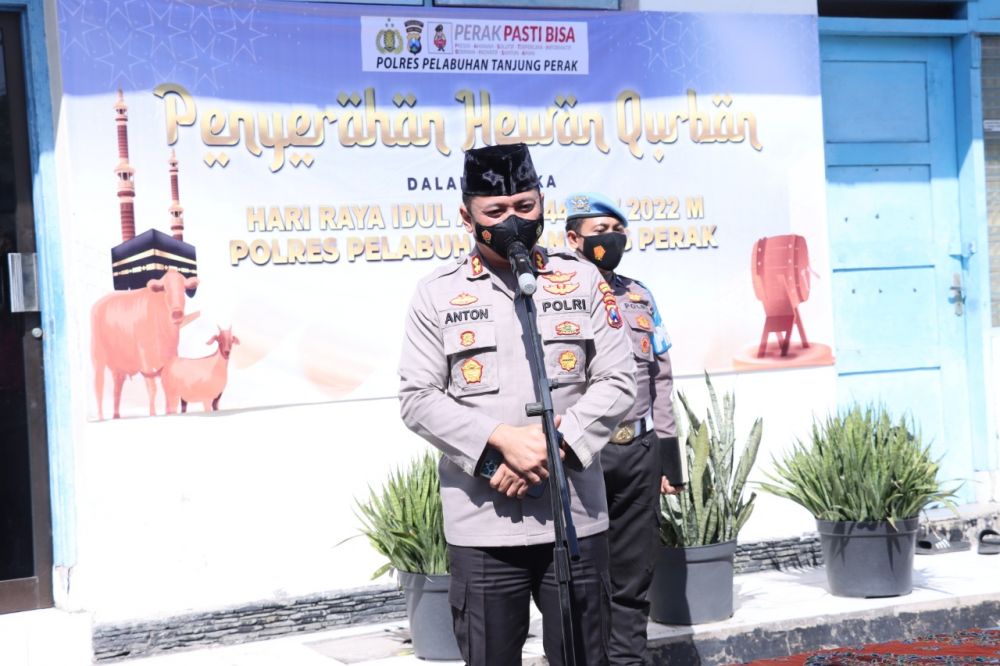 Kapolres Pelabuhan Tanjung Perak Surabaya AKBP Anton Elfrino Trisanto saat memberikan sambutan 