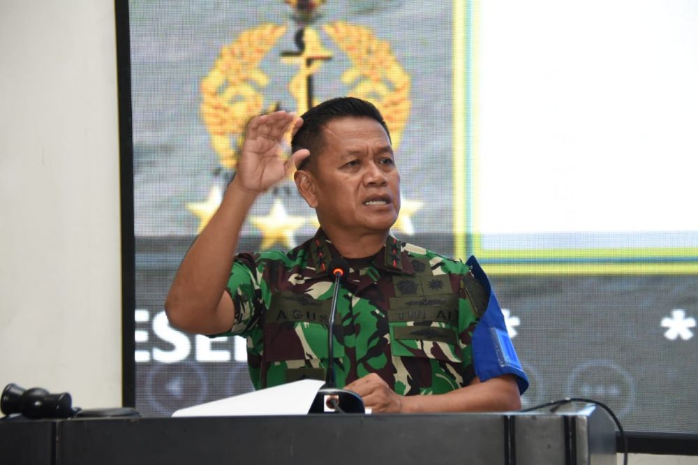 Wadan Kodiklatal Laksda TNI Agus Hariadi saat memberikan sambutan