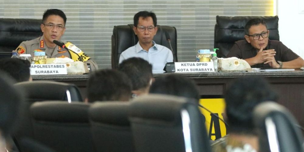 Pemkot Surabaya bersama Polrestabes Surabaya akan bangun rumah untuk suporter dan pendekar