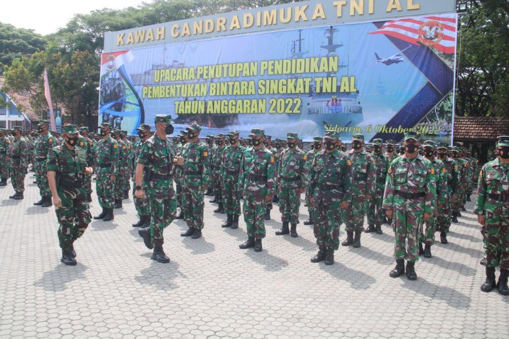 Danpuslatdiksarmil Kodiklatal Kolonel Laut (P) Irwan S.P. Siagian dilapangan kawah candradimuka