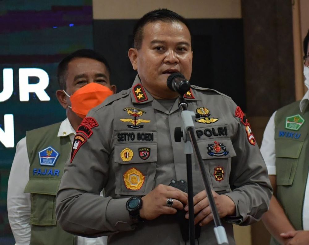 Wadankorbrimob Polri Irjen Pol Setyo Boedi Moempoeni Harso saat memberikan keterangan