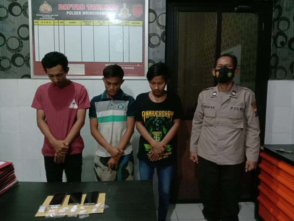 Tersangka diamankan Polsek Wringinanom beserta barang buktinya
