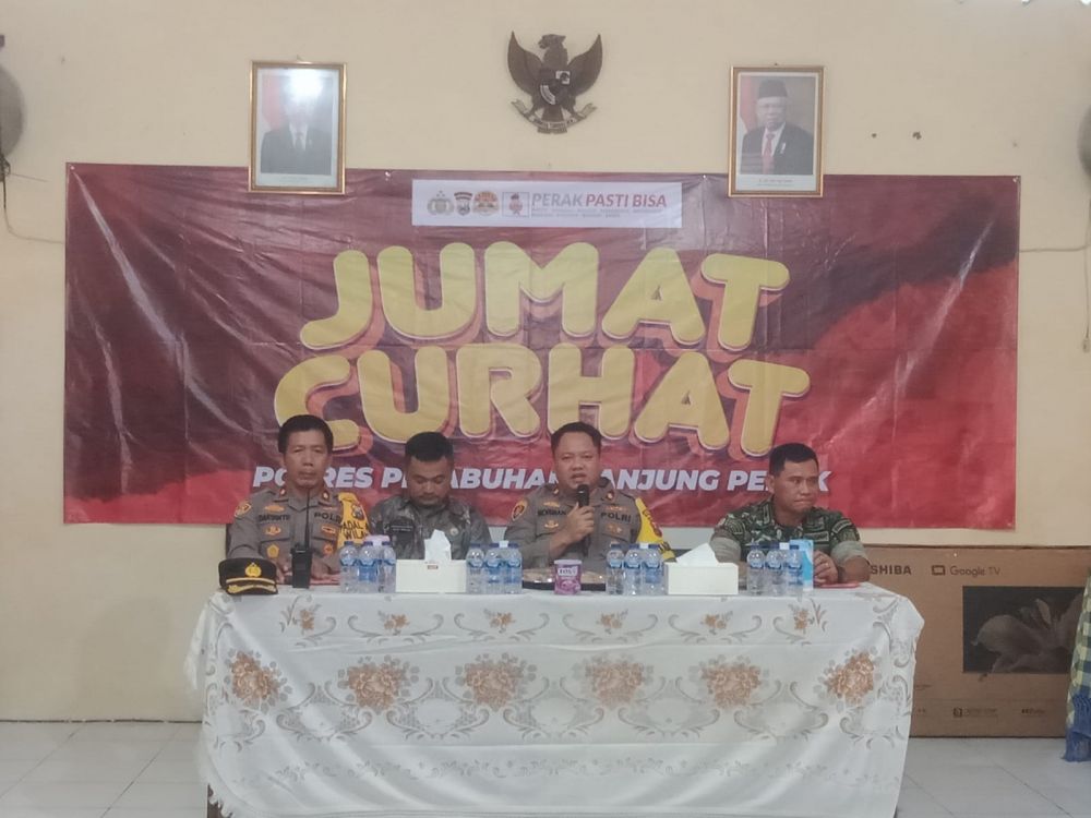 Polres Pelabuhan Tanjung Perak Surabaya gelar Jum'at Curhat di wilkum Polsek Krembangan Surabaya