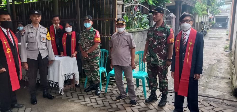 Sinergitas TNI-POLRI Lakukan Pengamanan Jum'at Agung di Gereja Kota Malang