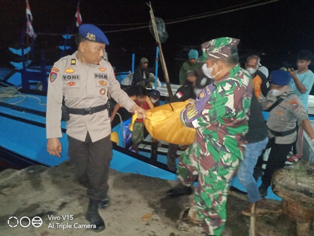 Satpolairud Polres Malang Evakuasi Jenazah ABK di Sendang Biru