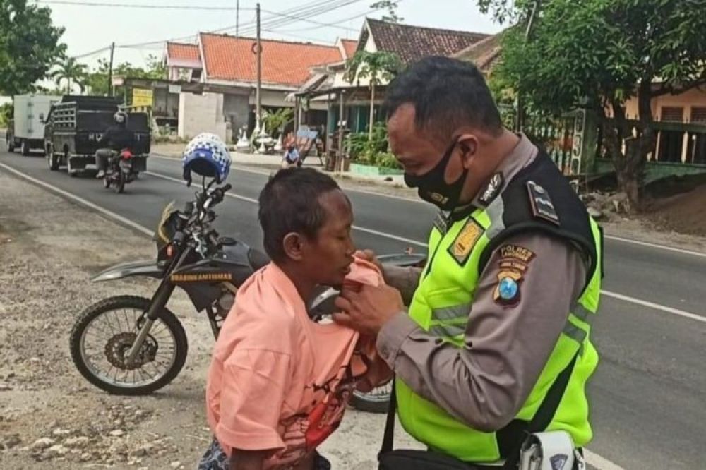Polisi Peduli, Aipda Purnomo Rawat Ratusan ODGJ