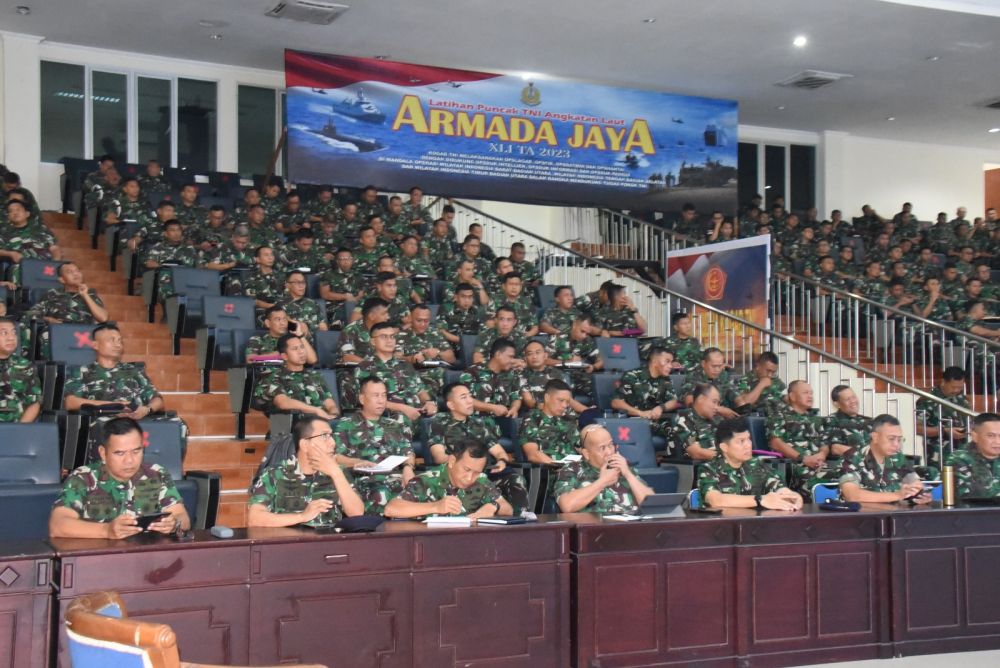 Peserta latihan Armada Jaya mendapatkan pembekalan 