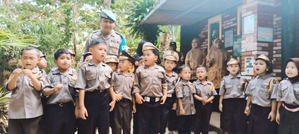 Bripka Heri Prasetyo Hibahkan Seluruh Tukin ke Sekolah TK Gratis di Pelosok DIY