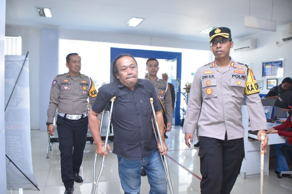 Kapolres Situbondo AKBP Dwi Sumrahadi Rakhmanto fasilitasi SIM D untuk penyandang difabel
