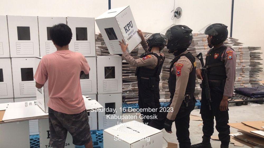Polres Gresik Terjunkan Personil Jaga Keamanan Gudang Logistik KPU