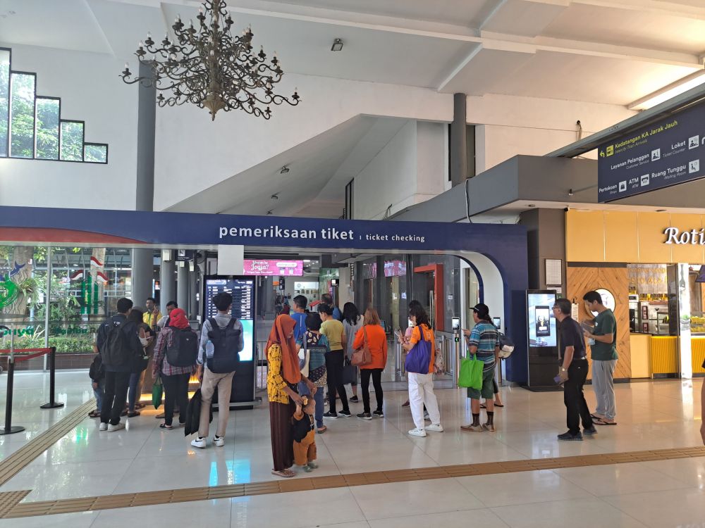 Sambut HUT Kota Surabaya ke-730, KAI Daop 8 Himbau Calon Pelanggan Atur Waktu Keberangkatan